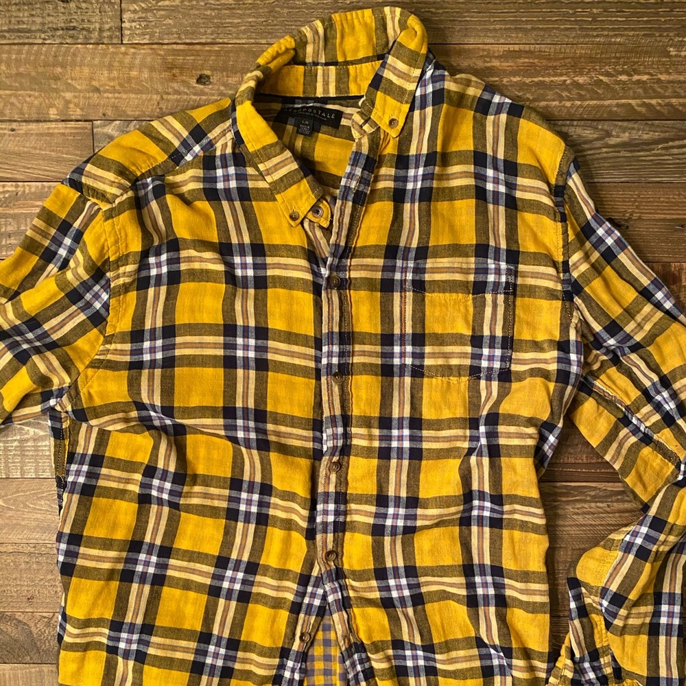 Men’s Large Aeropostale Button Down